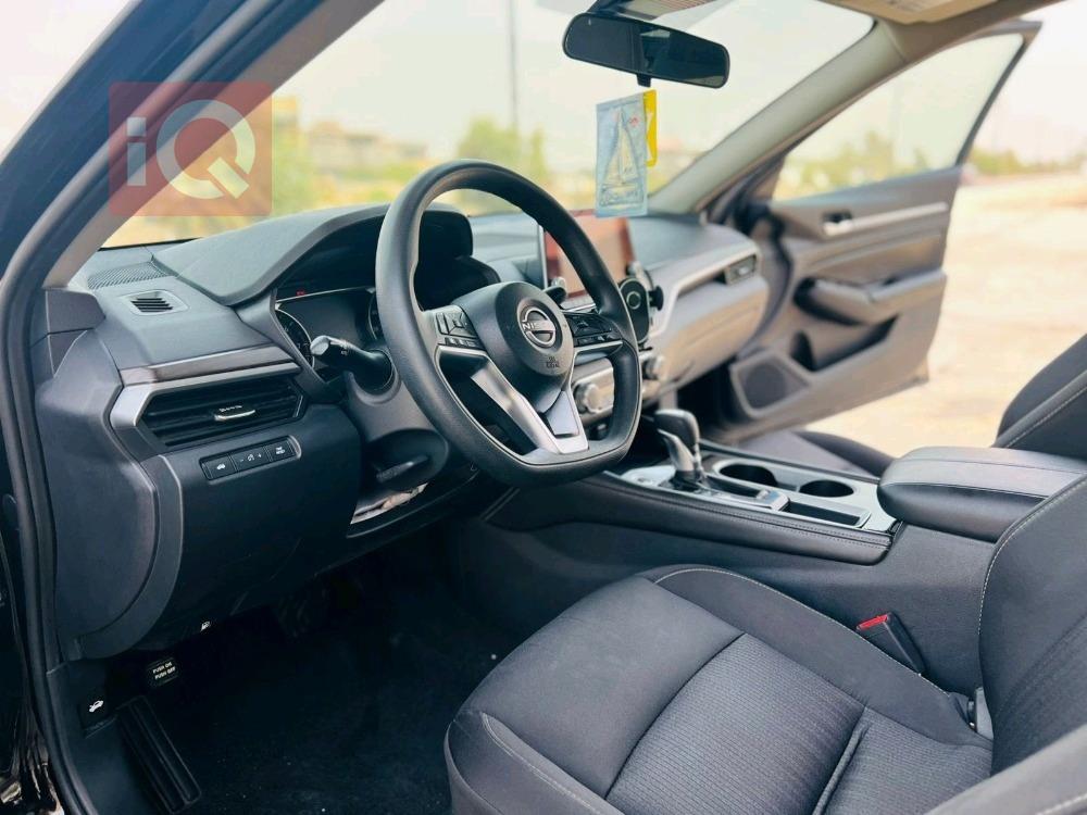 نيسان ألتيما